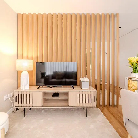 Seventy Four Apartment *